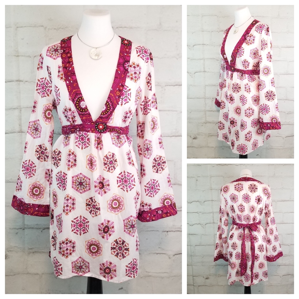 🇨🇦 V-Neck Snowflake Tunic Top